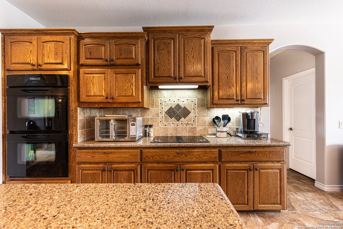 Photo of 2390 FRONTIER