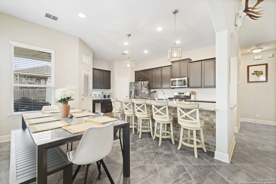 Photo of 22232 Akin Doe