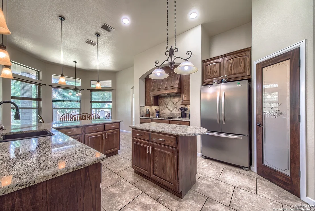 Photo of 141 Circle Six