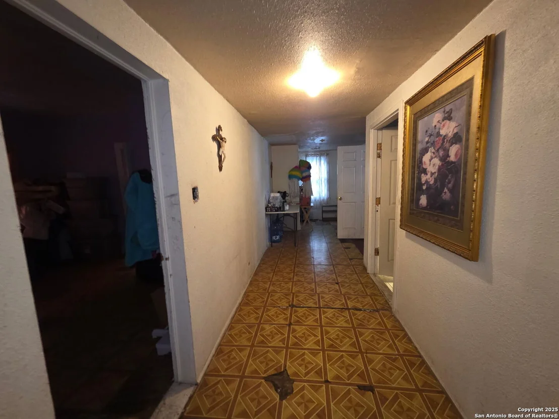 Photo of 238 Lone Star