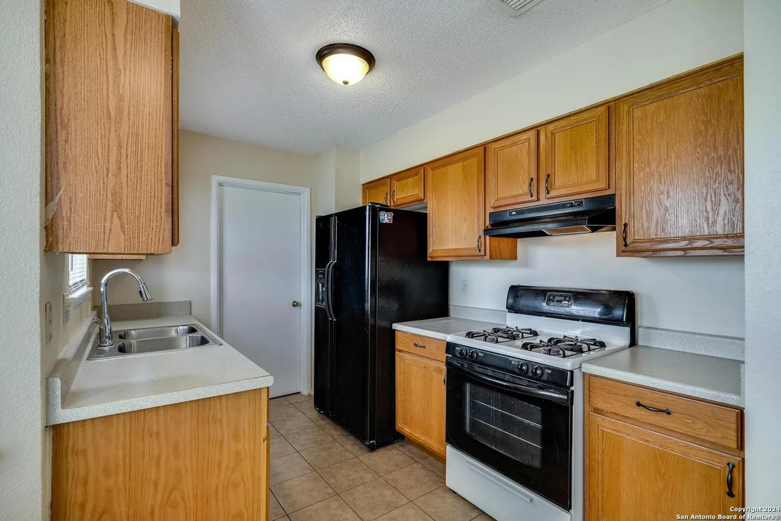 Photo of 5918 BENNINGTON DR