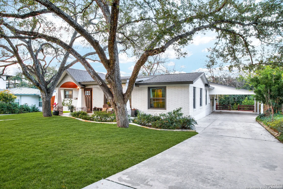 Photo of 327 BURNSIDE DR