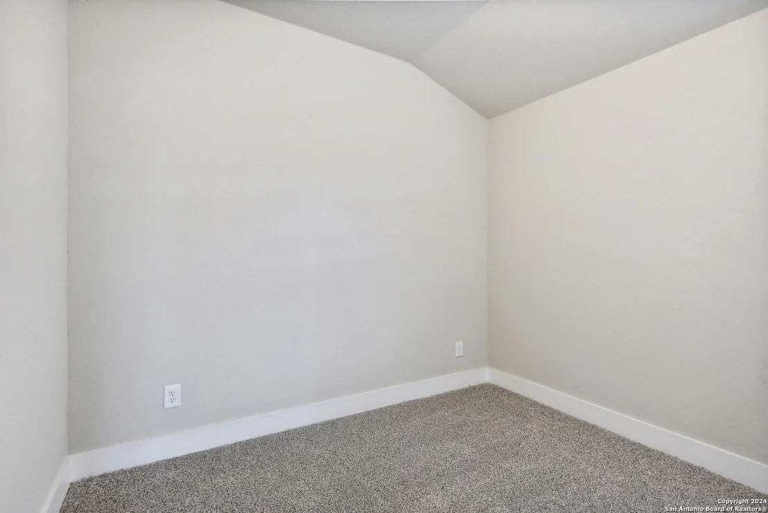 Photo of 6406 Comanche Sky