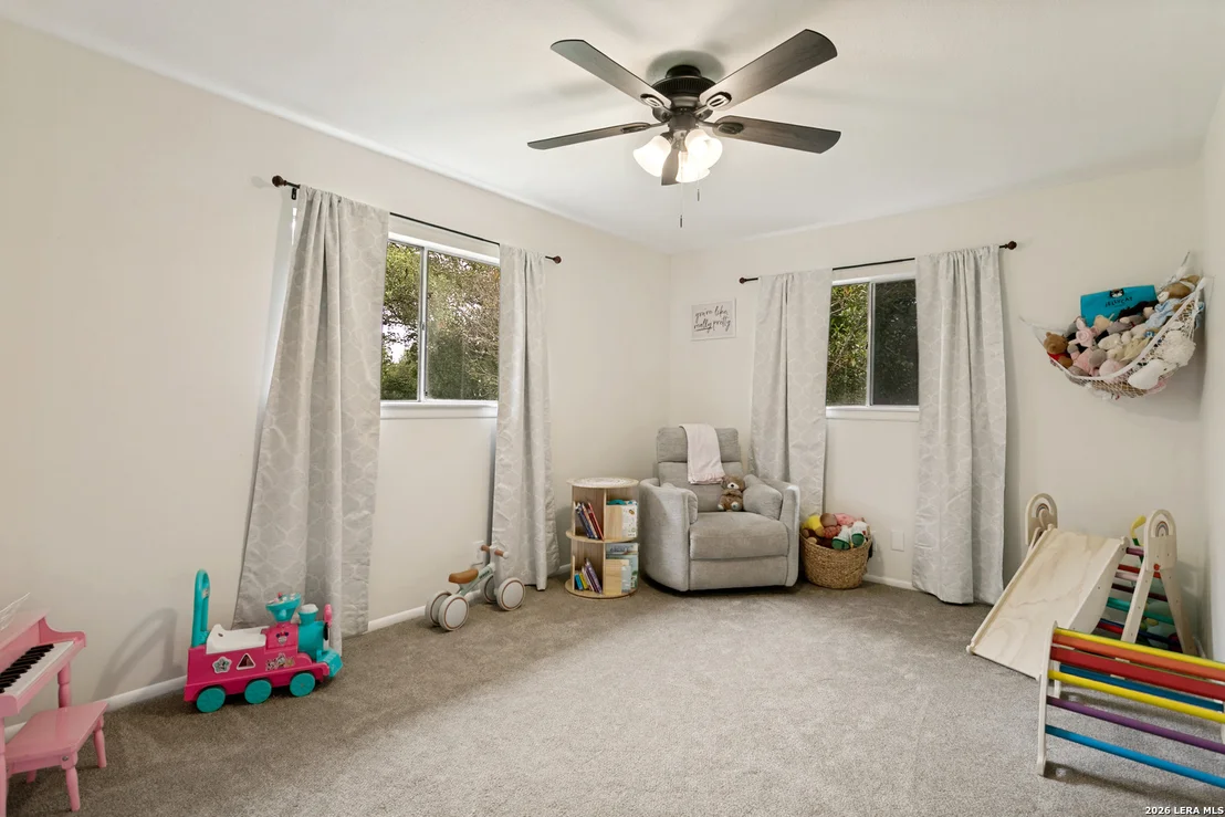 Photo of 3881 MENGER DR