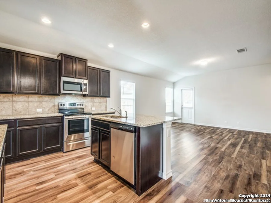 Photo of 128 Grand Rapids