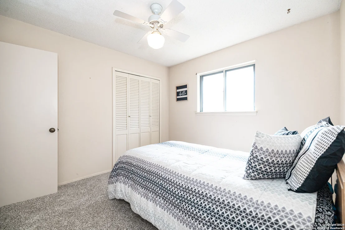Photo of 6018 GRAND Point