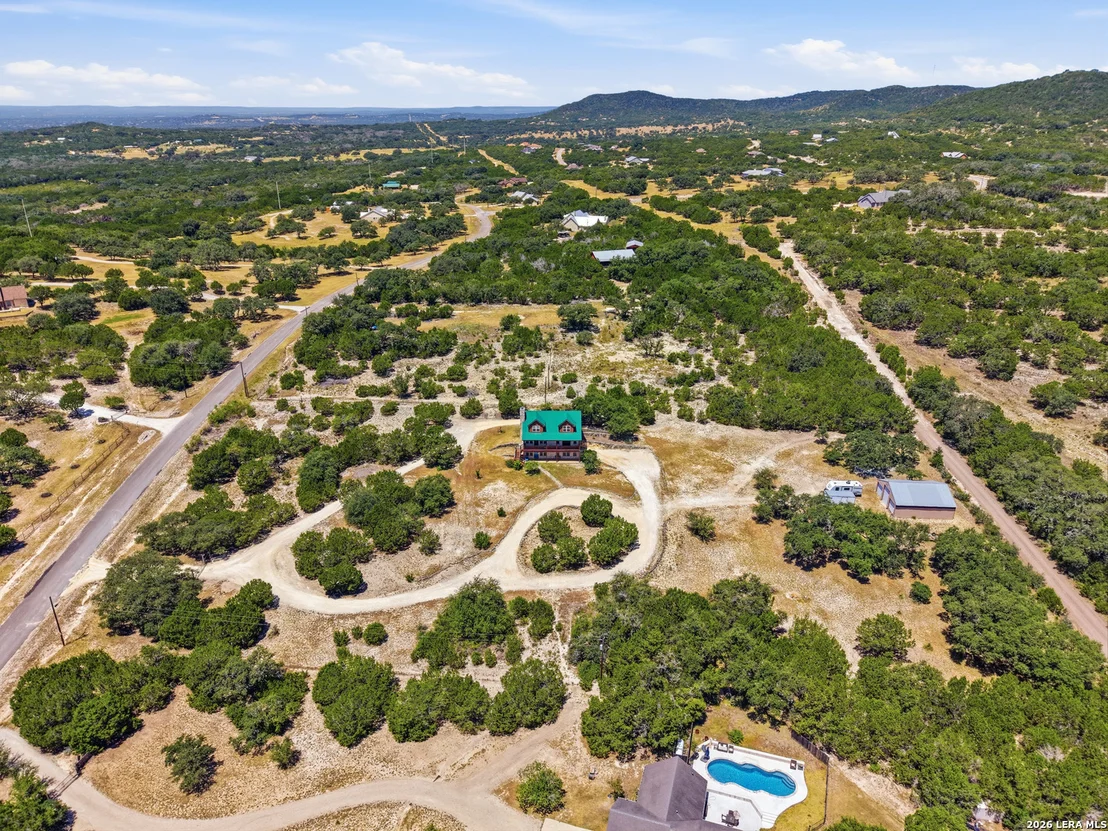 Photo of 412 Bear Springs Trl