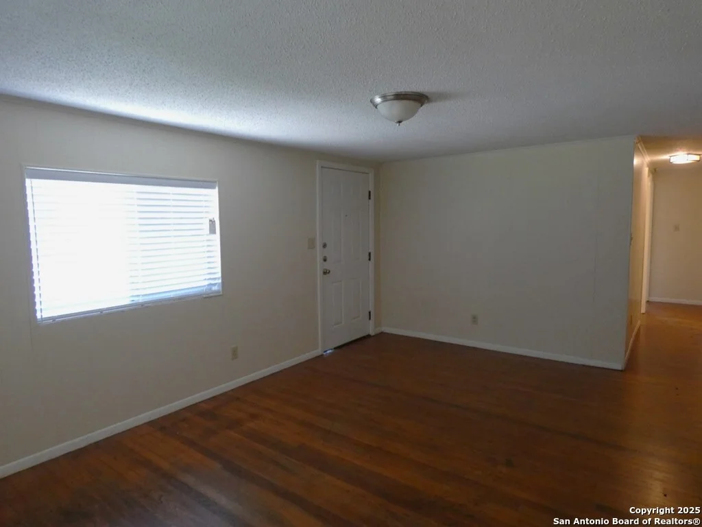 Photo of 1411 Retama