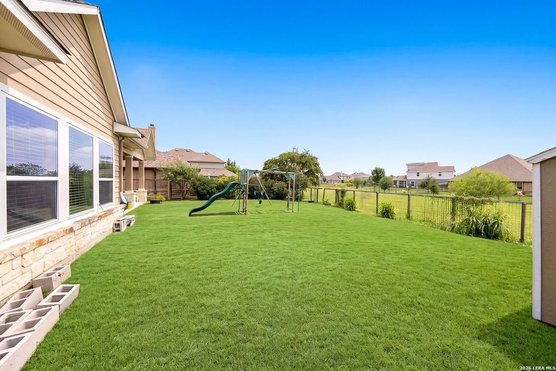 Photo of 11812 Field Bend