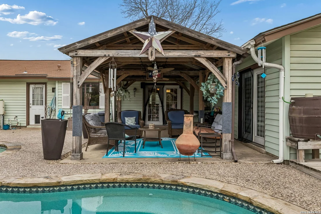Photo of 218 Whispering Oaks