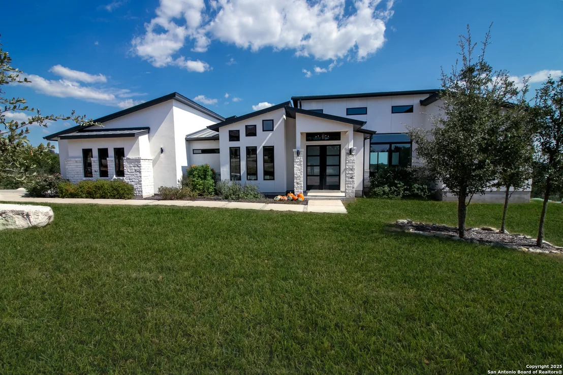 Photo of 1273 County Road 2801 E