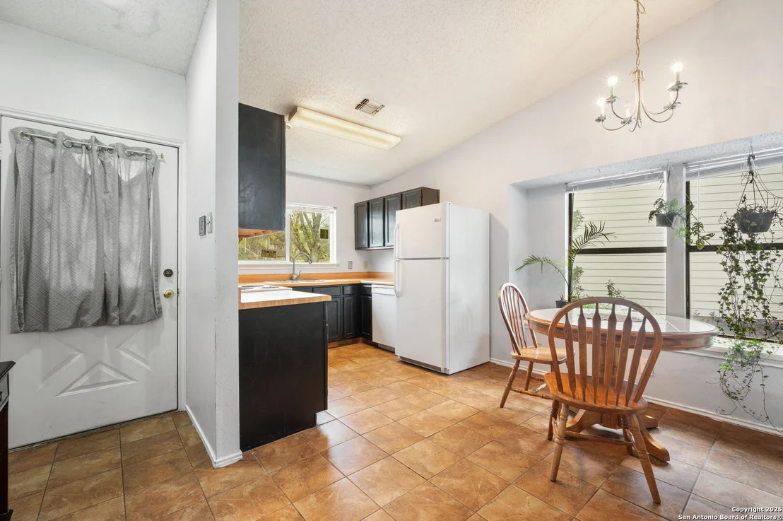Photo of 9407 VALLEY MOSS