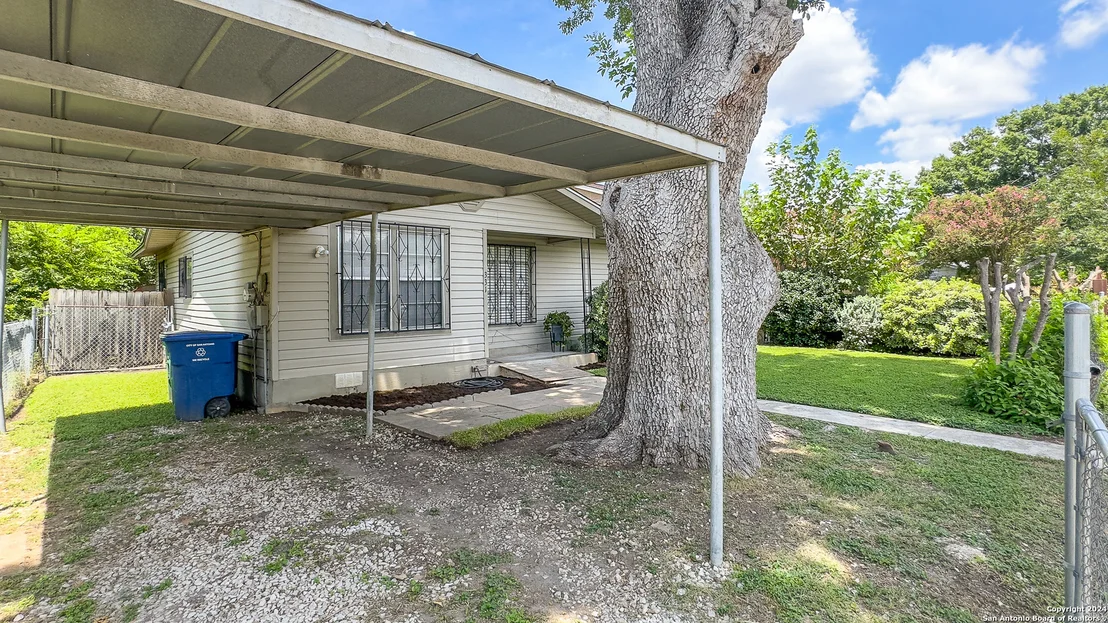 Photo of 331 Aaron Pl