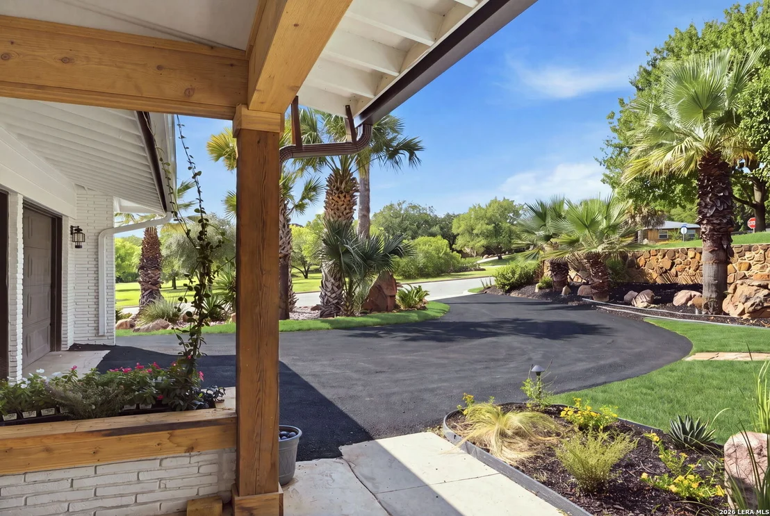 Photo of 6818 MOSS OAK DR