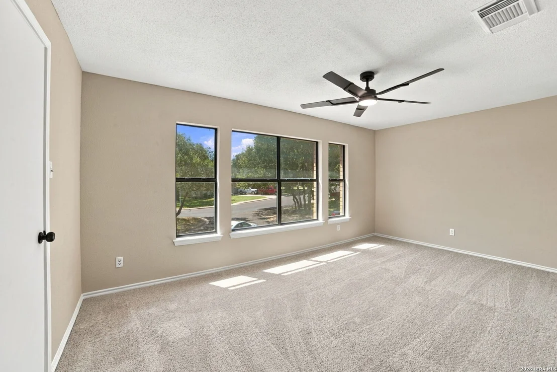 Photo of 281 SAMANTHA DR