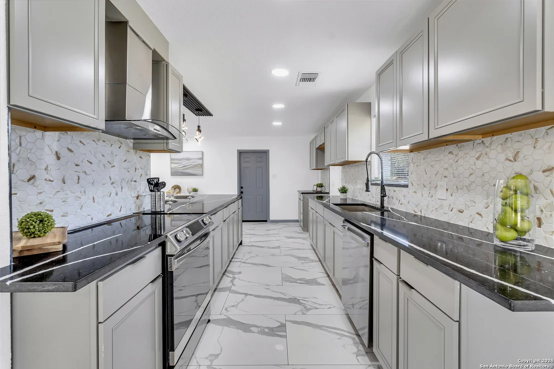 Photo of 5552 SLATTERY ST