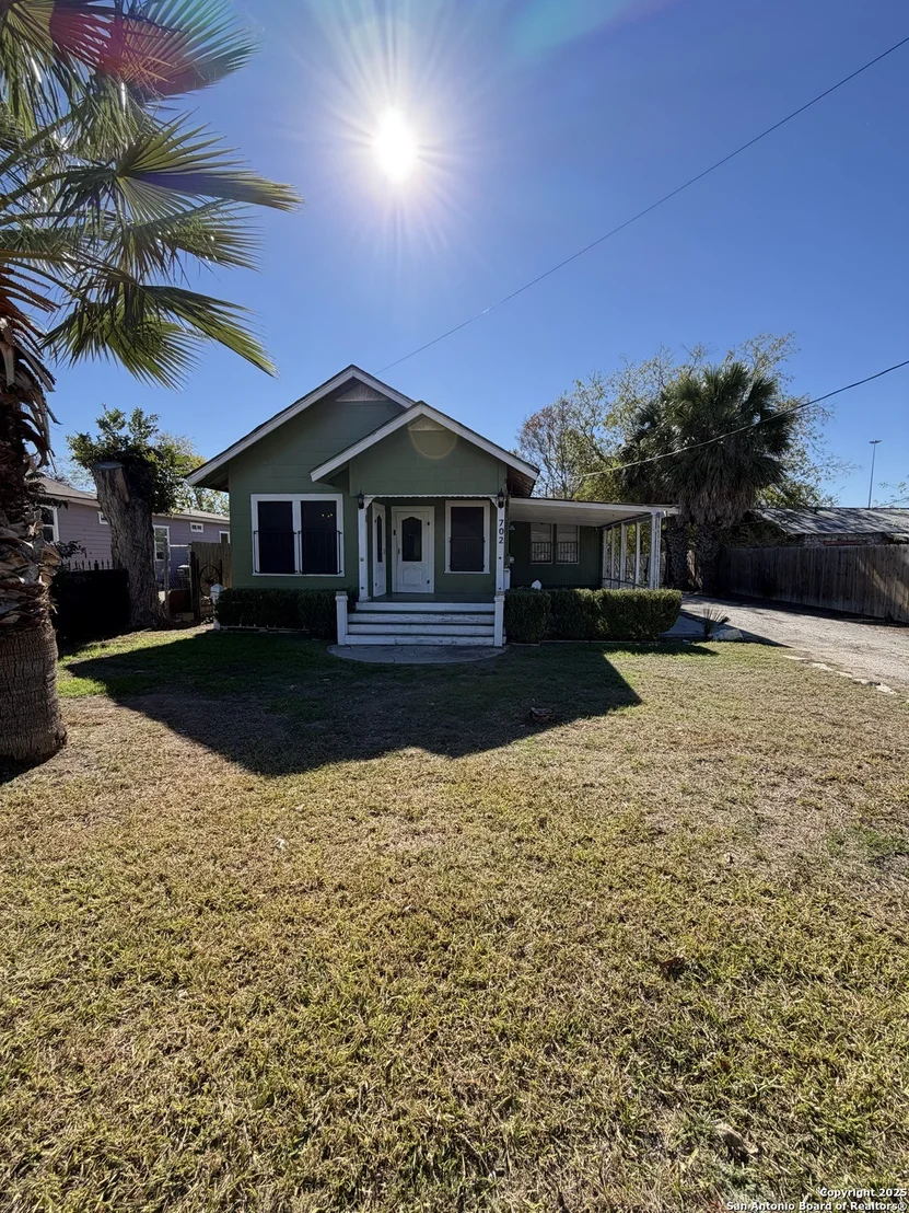 Photo of 702 Patton
