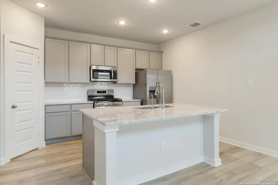 Photo of 15018 Homing Meadow