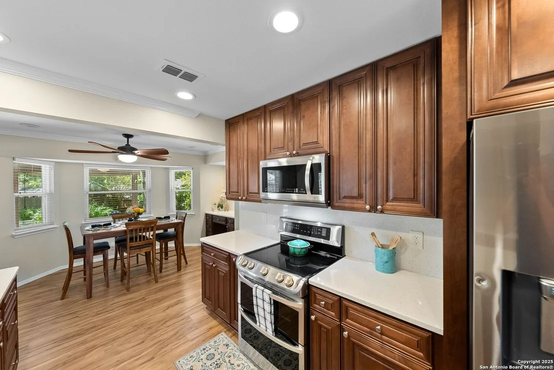 Photo of 15251 Oak Spring
