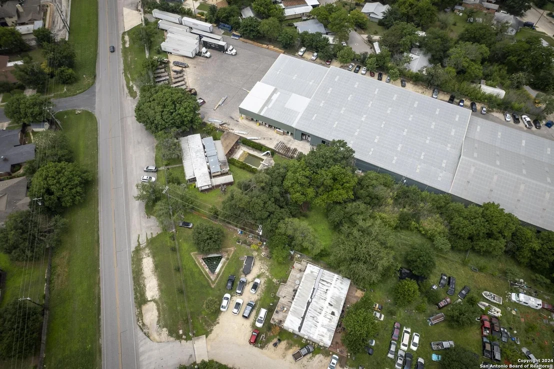 Photo of 5835 Randolph Blvd