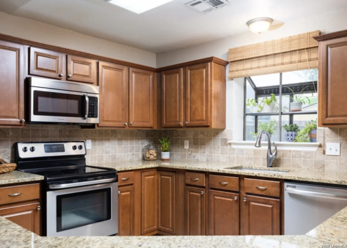 Photo of 1420 DEVIN DR