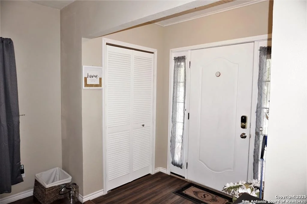 Photo of 1105 N Buchanan