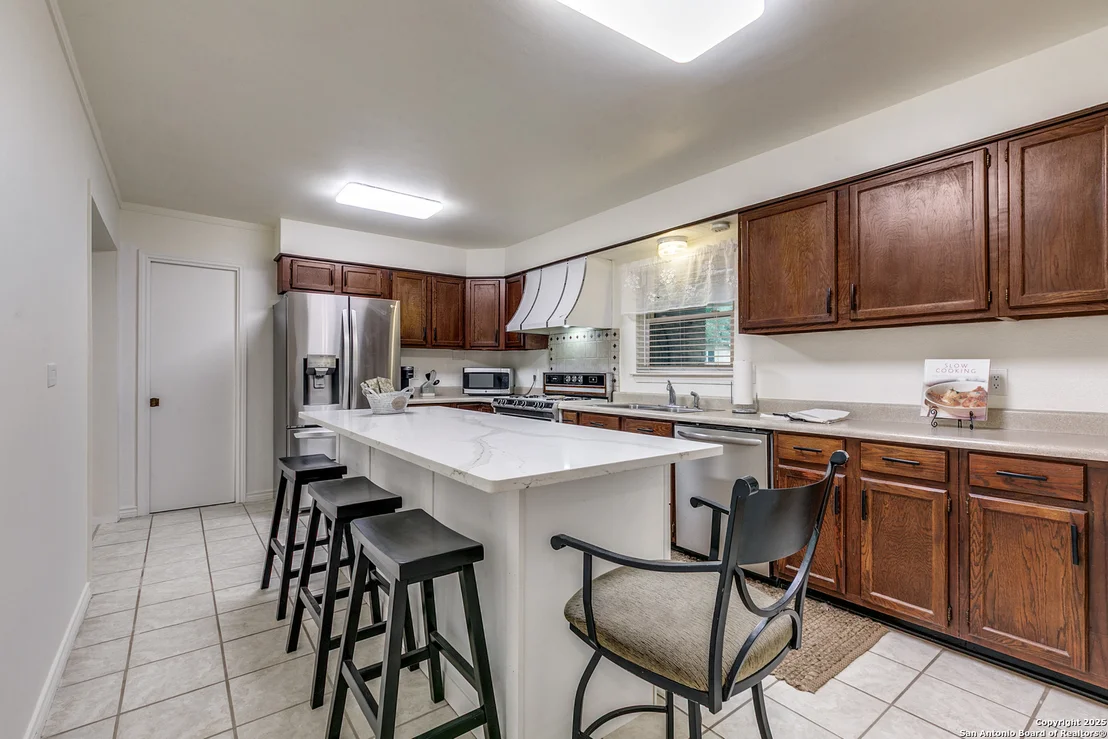 Photo of 230 One Oak Dr.