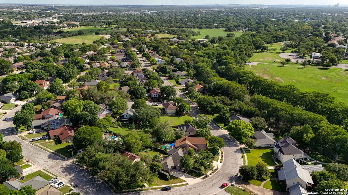 Photo of 640 Riverside