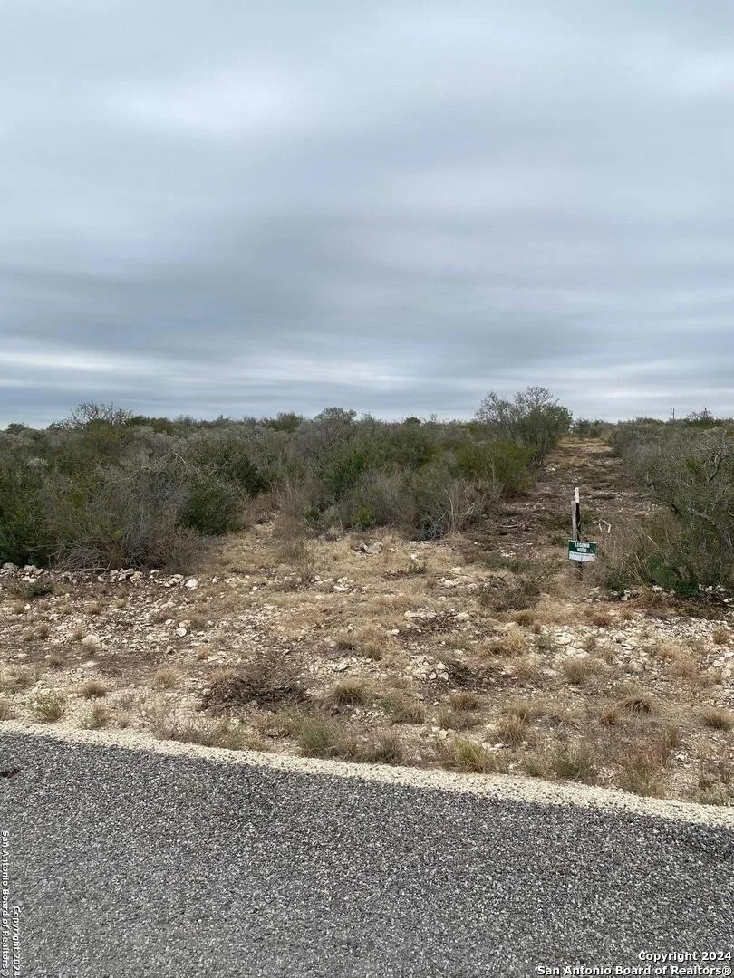 Photo of 264 LEGEND HILLS RD