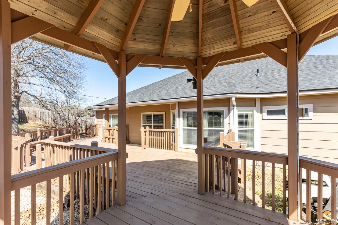 Photo of 325 Howard Dr