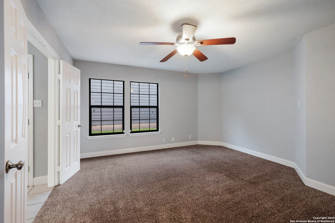 Photo of 2622 JOHNSON GRASS