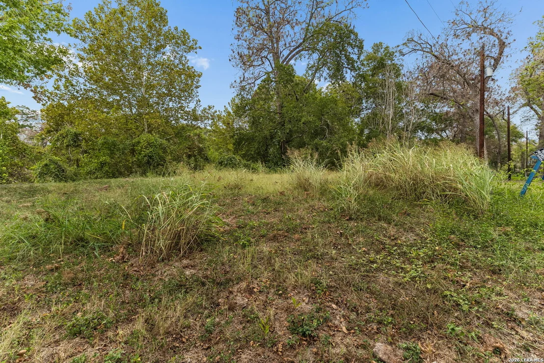 Photo of 8 RIVER OAK DR