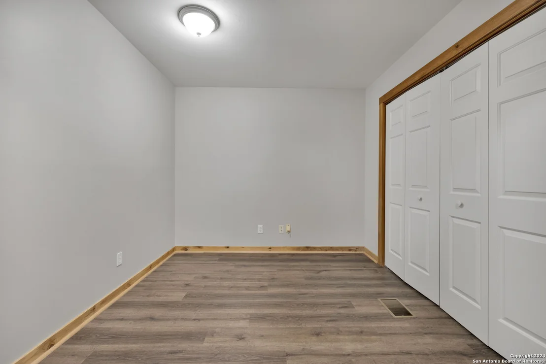 Photo of 105 BROWN SADDLE CIR