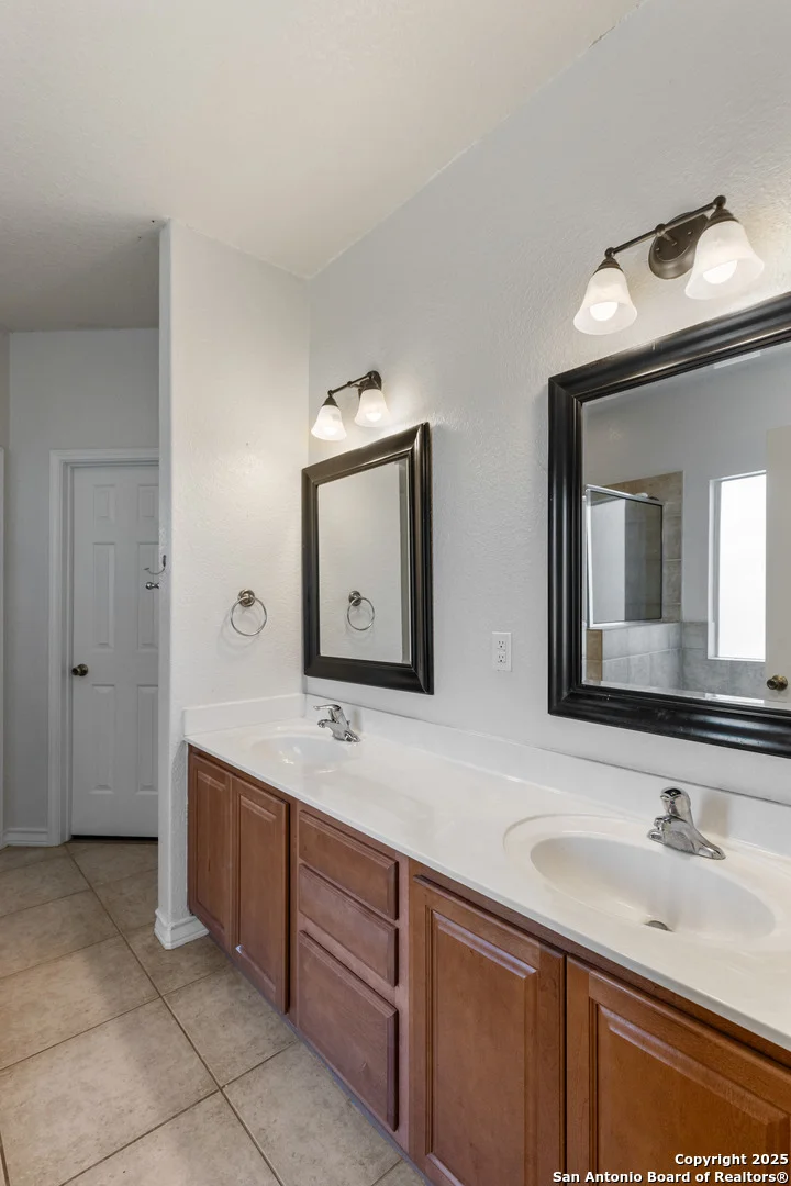 Photo of 325 Howard Dr
