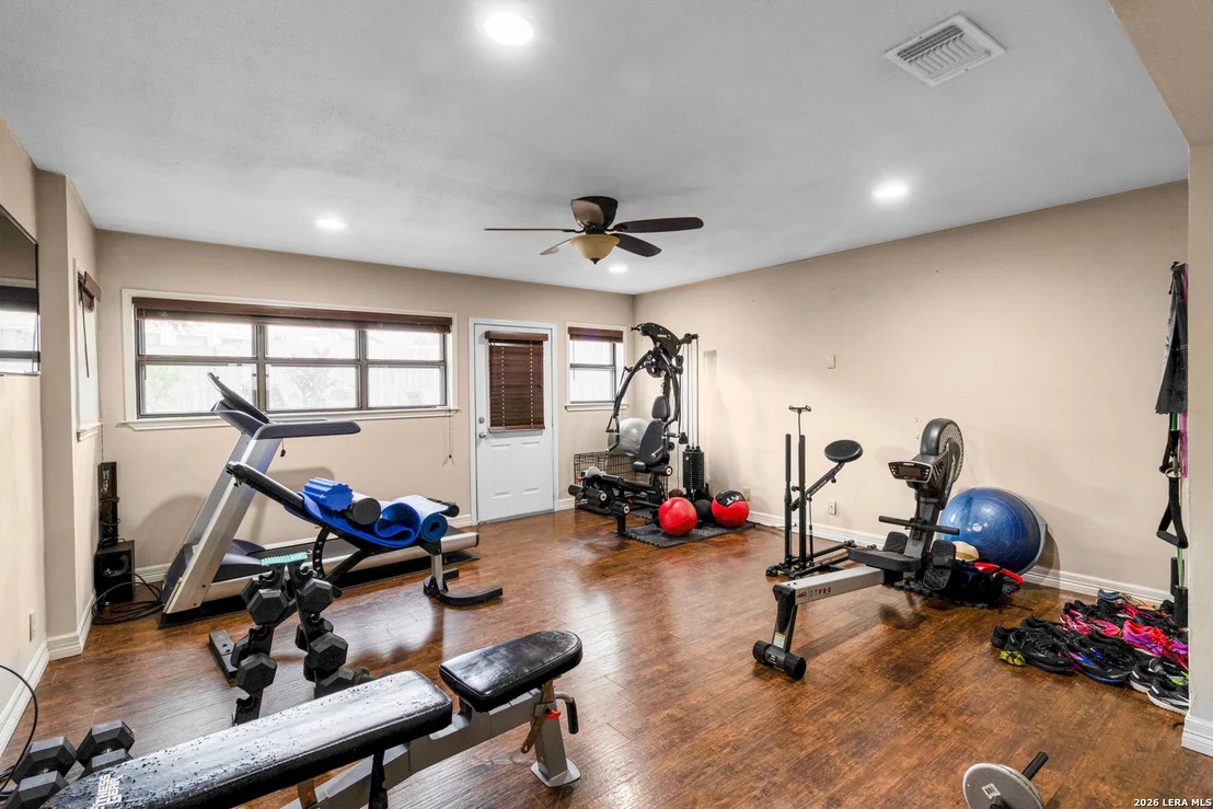 Photo of 1406 BUTTON LN