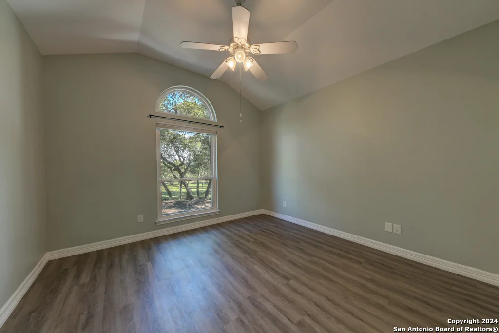 Photo of 172 LAKE FRONT DR
