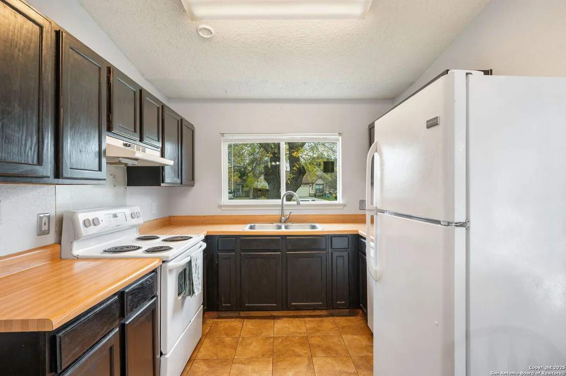 Photo of 9407 VALLEY MOSS