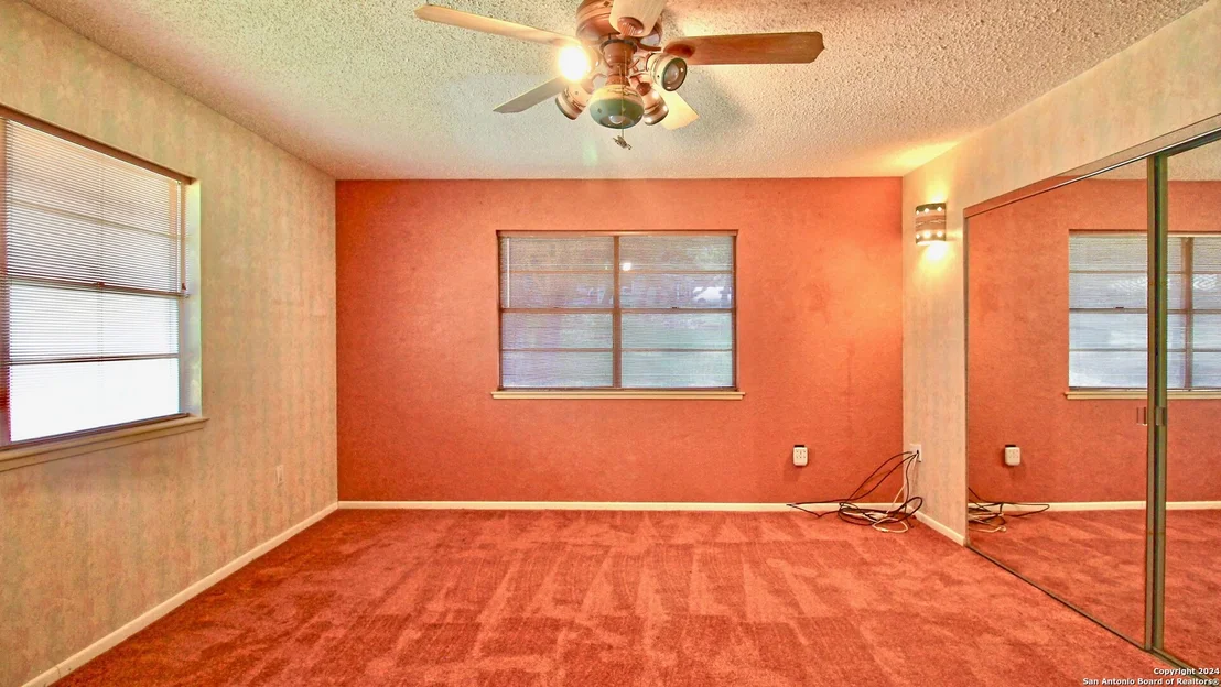 Photo of 116 CRESTVIEW DR