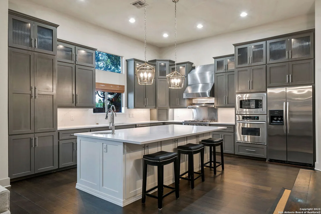 Photo of 8 Benchwood Cir