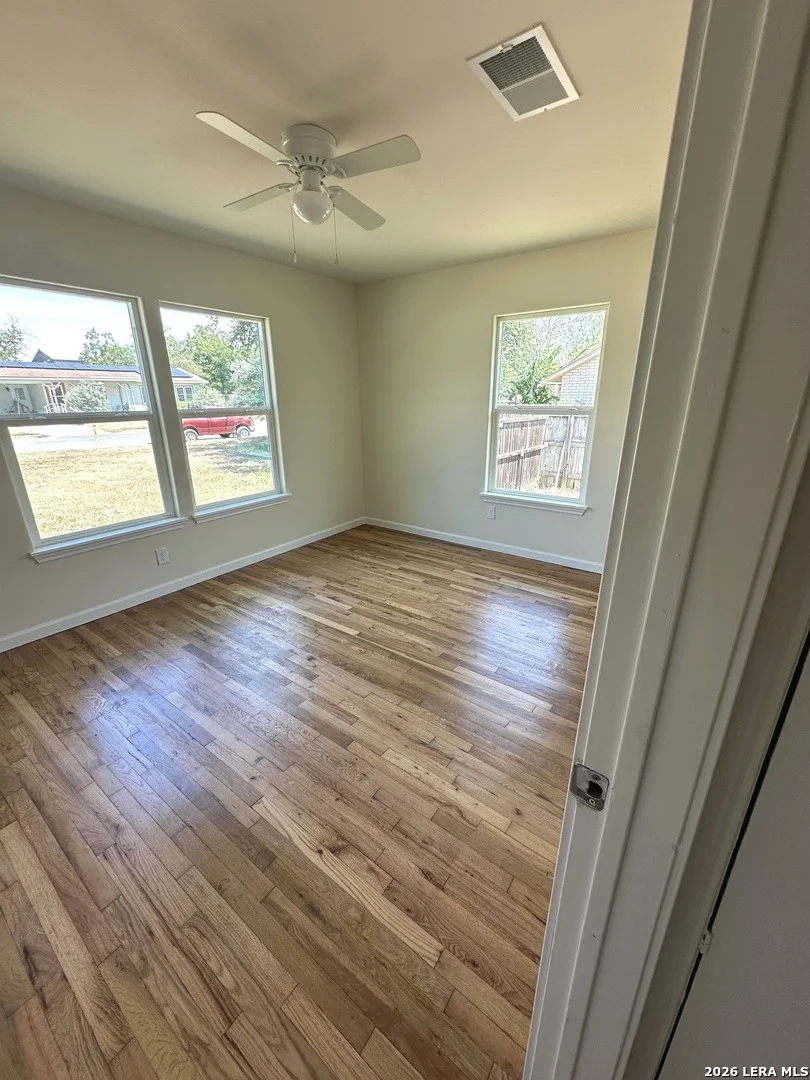 Photo of 907 Dove Ave.