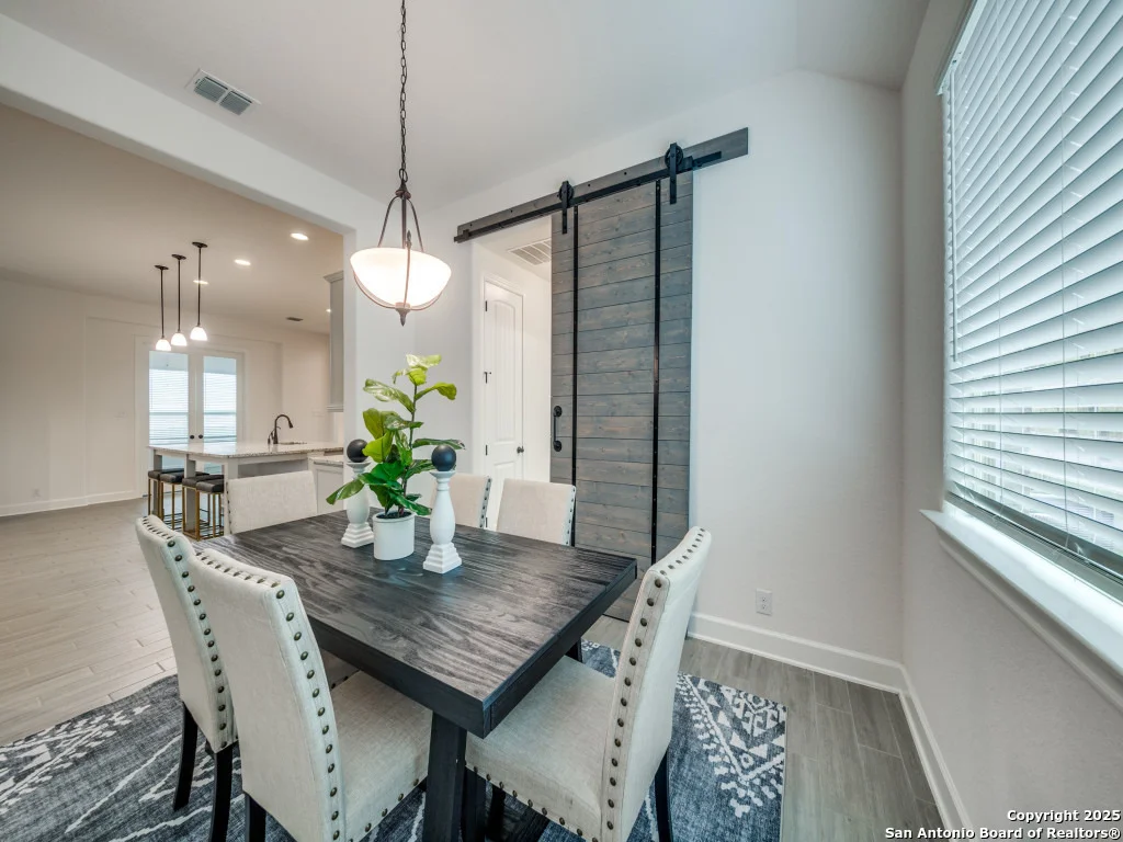 Photo of 1133 LIMESTONE WAY