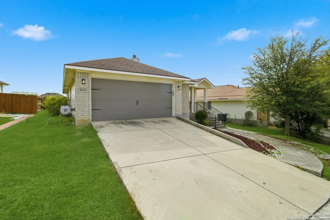 Photo of 8242 Pioneer Oak