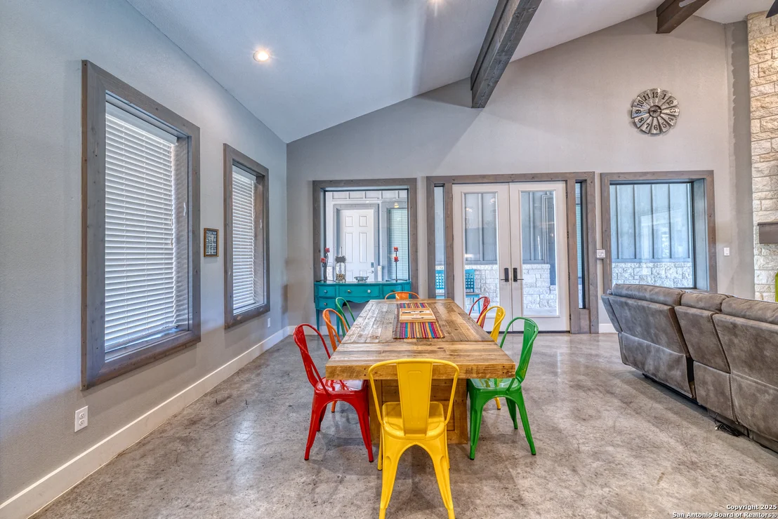 Photo of 989 Mountain Valley Drive