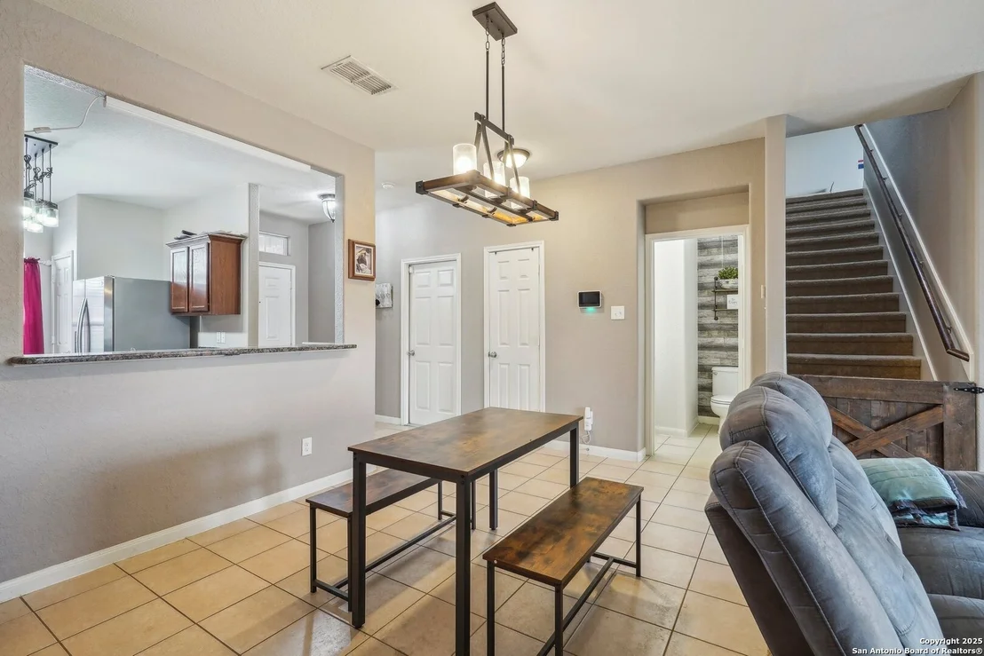 Photo of 6714 LUCKEY TREE