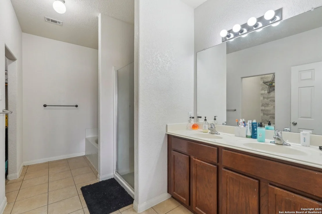 Photo of 6714 LUCKEY TREE