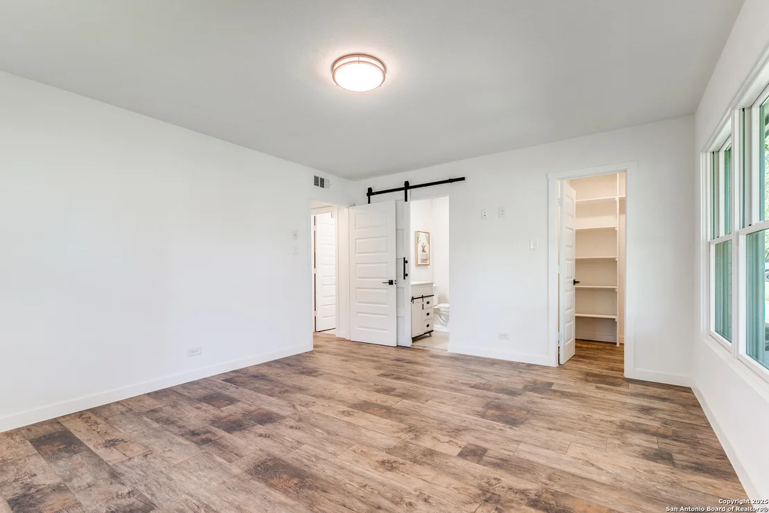 Photo of 112 Roundtree