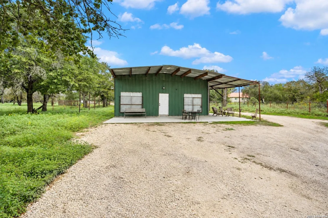 Photo of 1403 MEADOW GLN