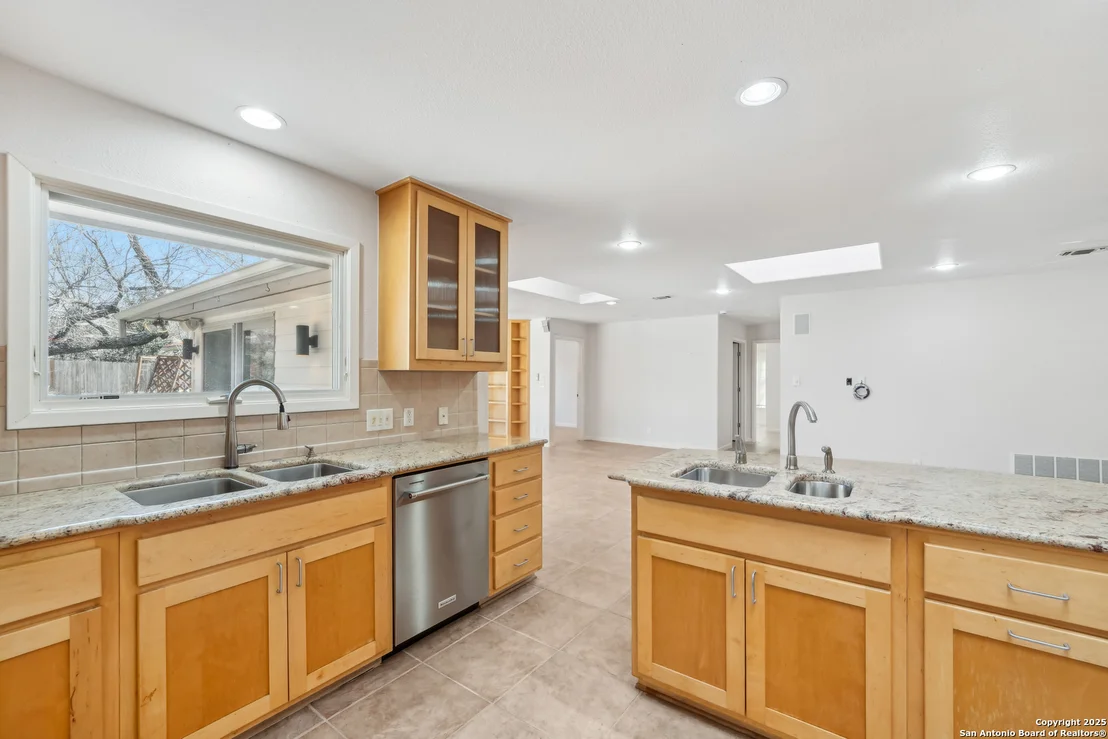 Photo of 122 Long Bow Rd.