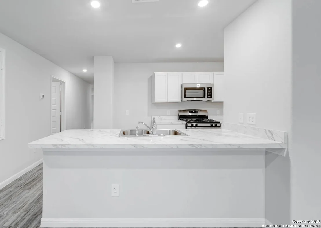 Photo of 125 Sutton Place