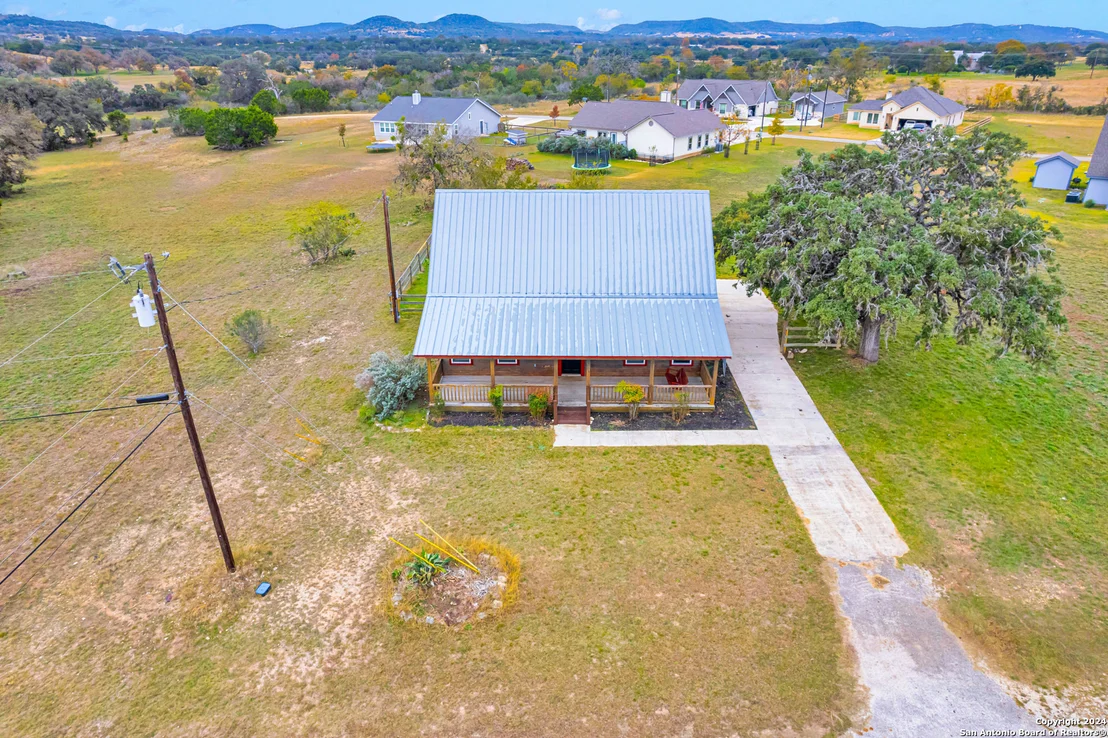 Photo of 105 BROWN SADDLE CIR